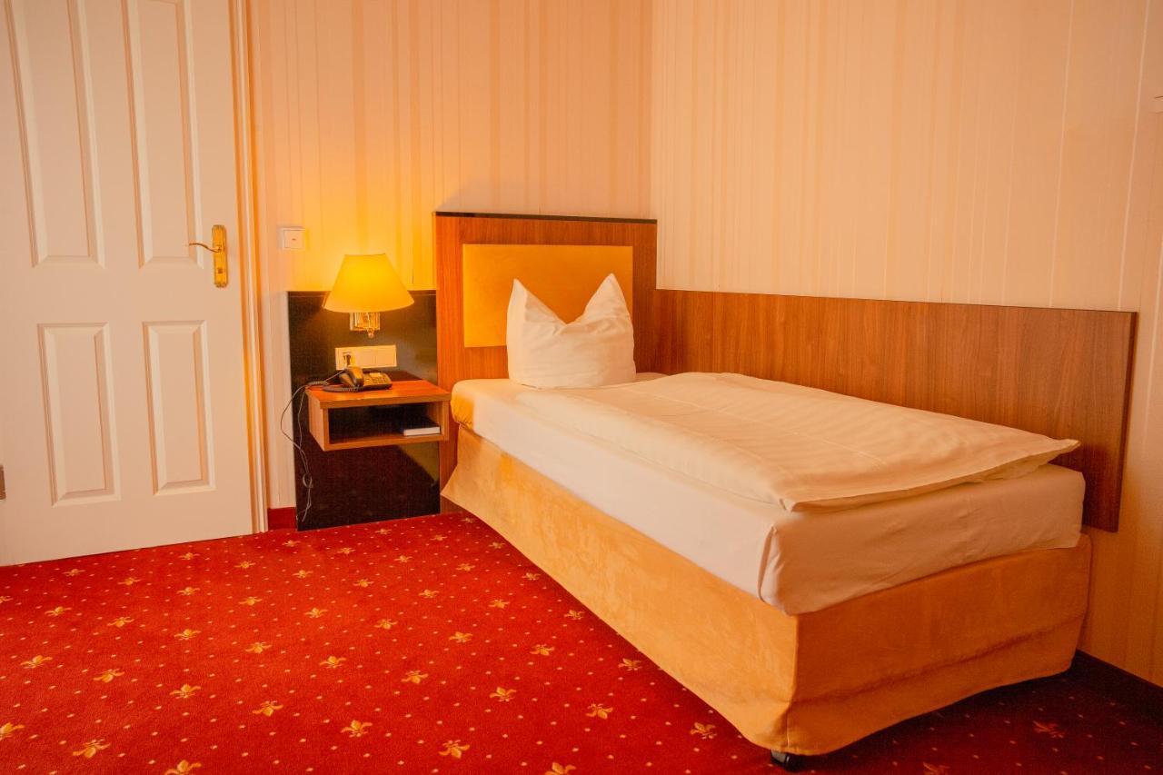 Alte Landratsvilla Hotel Bender Westerburg  Eksteriør bilde