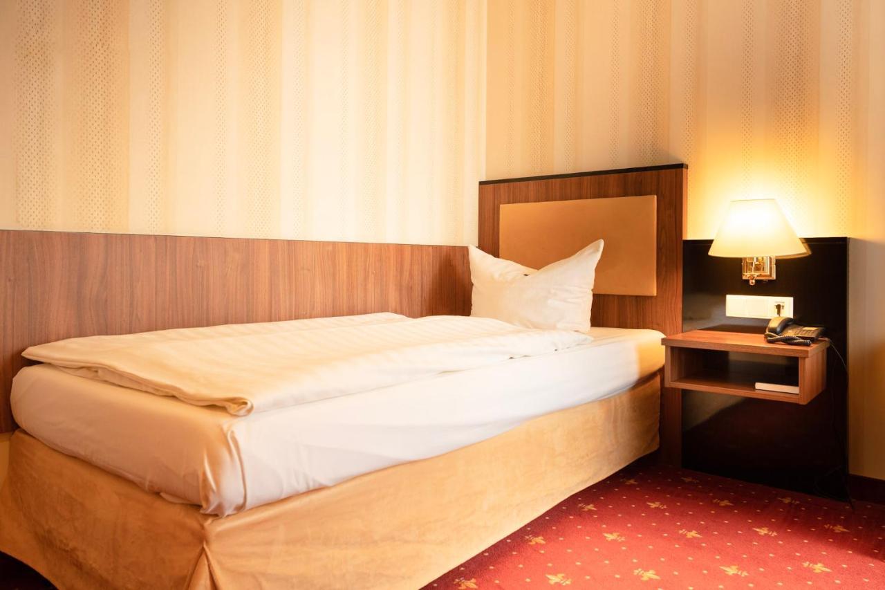 Alte Landratsvilla Hotel Bender Westerburg  Eksteriør bilde