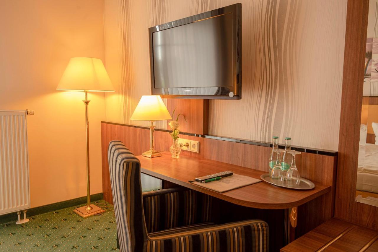Alte Landratsvilla Hotel Bender Westerburg  Eksteriør bilde