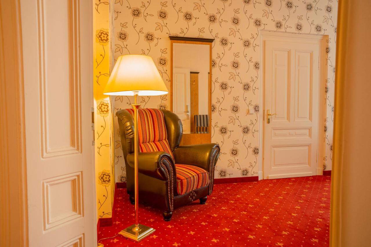 Alte Landratsvilla Hotel Bender Westerburg  Eksteriør bilde